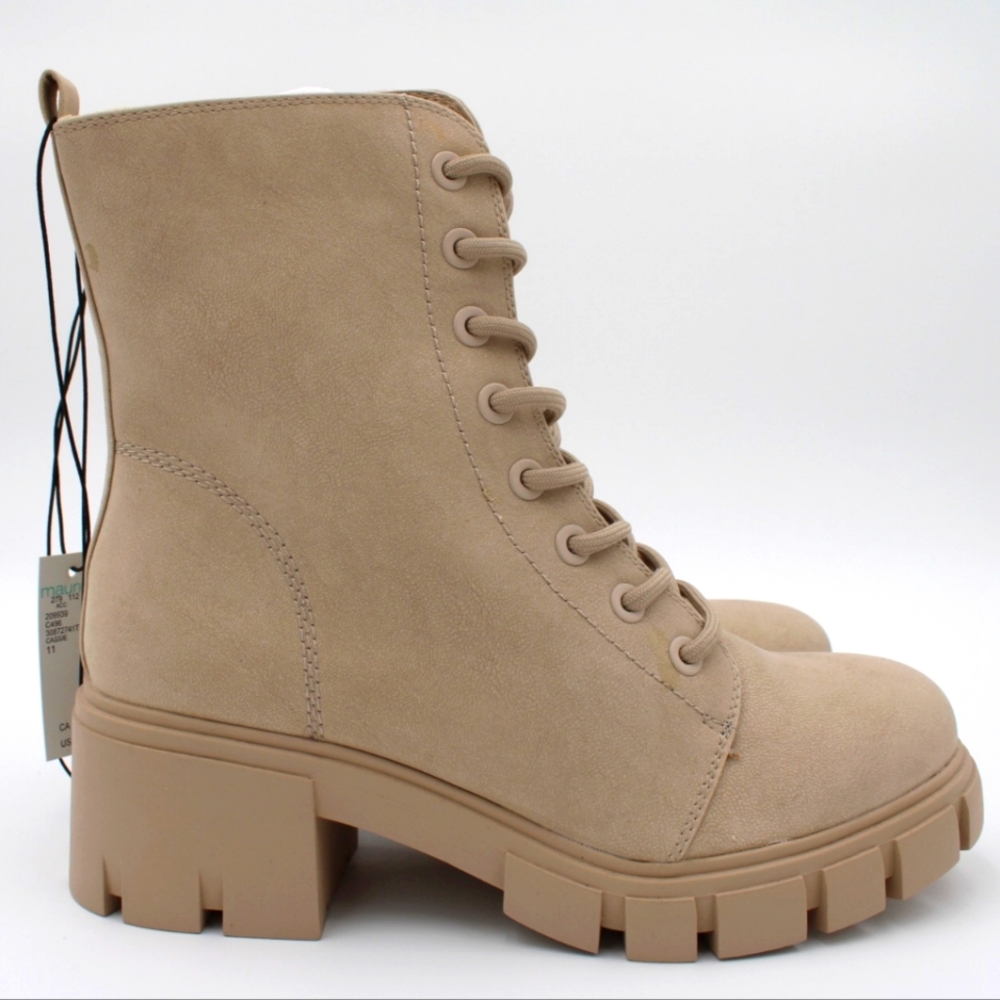 Junior Cream Hiker Heel Boots (Sizes 11, NWT) - Picture 3 of 8